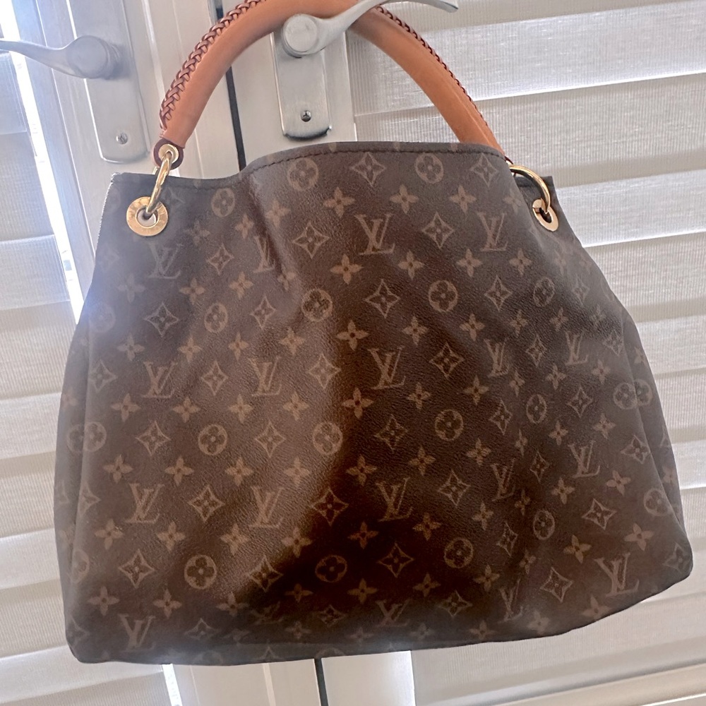 Louis Vuitton Monogram Artsy MM